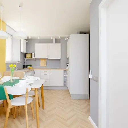 Exceptional With Air-conditioning And Balcony In By Renters Lejlighed