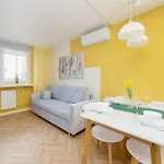 Exceptional With Air-conditioning And Balcony In By Renters Apartment *