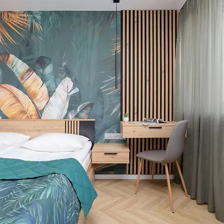 Exceptional With Air-conditioning And Balcony In By Renters Apartment